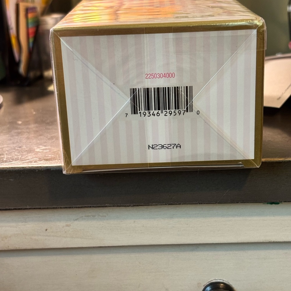 Juicy Couture Viva La Juicy Sucre Eau de Parfum 3.4 oz, New in sealed box - Picture 11 of 11